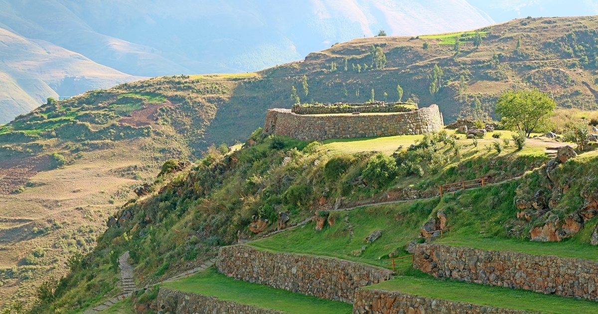 Tipón is a remarkable example of Inca engineering and agricultural ingenuity, where terraced fields and water channels still flow through a peaceful Andean setting.