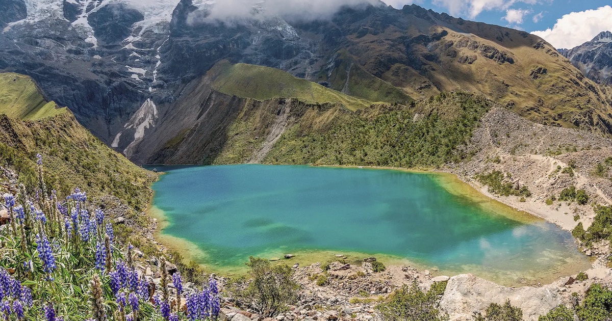 The turqouise-colored glacial Humantay Lake.